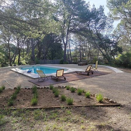 Le Clos Zinou Lambesc Exteriör bild